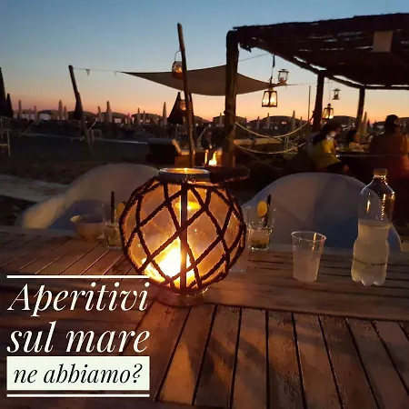 別荘 Veryversilia Holidays ヴィアレッジョ