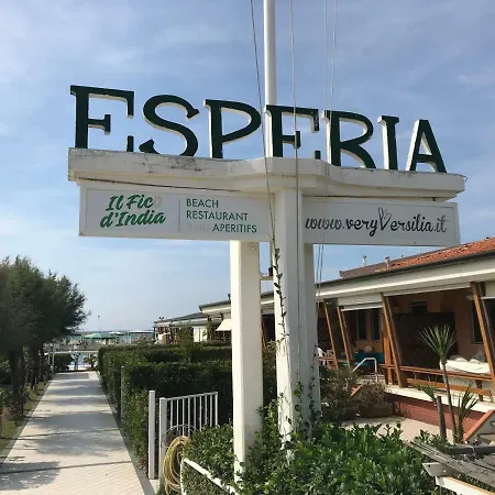 別荘 Veryversilia Holidays ヴィアレッジョ